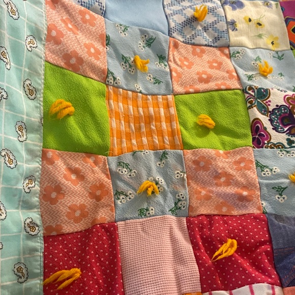 Large vintage patchwork quilt - Picture 2 of 8